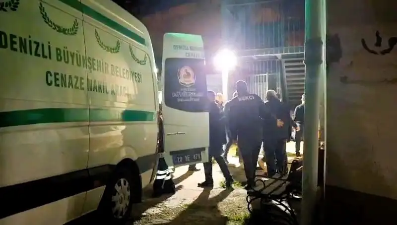 Besici Korkunç Bir Kazada Hayatını Kaybetti: Yem Karma Makinesine Düştü