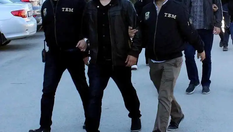 İstanbul'da Terör Operasyonu: 14 Kişi Gözaltına Alındı!