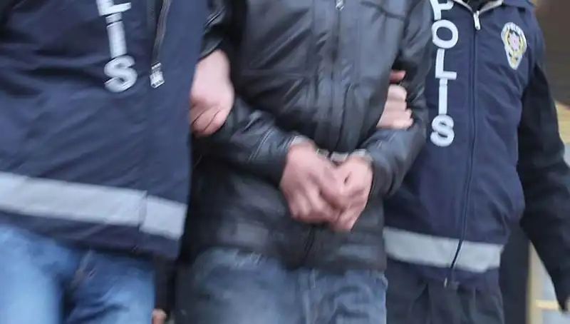 Kütahya'da Uyuşturucu Ticareti Yapan 5 Kişi Tutuklandı