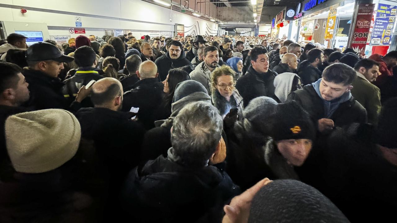 İstanbul'da Kar Yağışı Oluşuyor