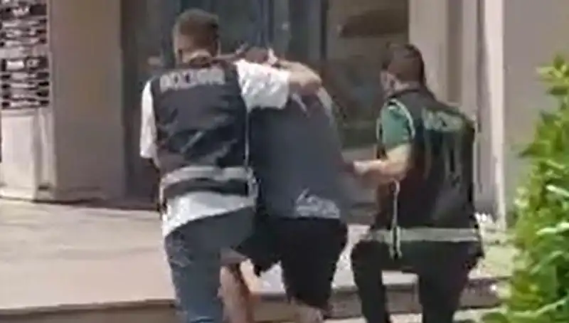 Sahte Dövizle Alışveriş Yapan Turist Ülkeye Giriş Yasağı Aldı