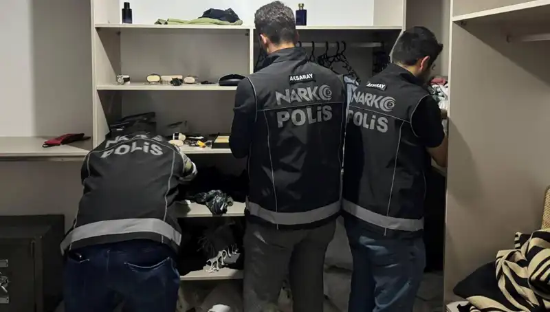 Uyuşturucu Operasyonunda Şoke Eden Yakalama: F Serisi Dolarlar Ele Geçirildi!