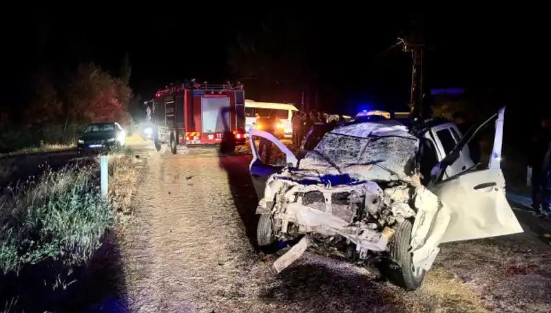Ciple Traktör Çarpışması: 5 Yaralı, Kaza Anı Kamerada