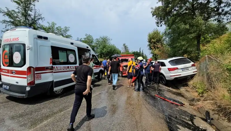 Sakarya'da Trafik Kazası: Kamyonet ve Cip Çarpıştı, 5 Yaralı!