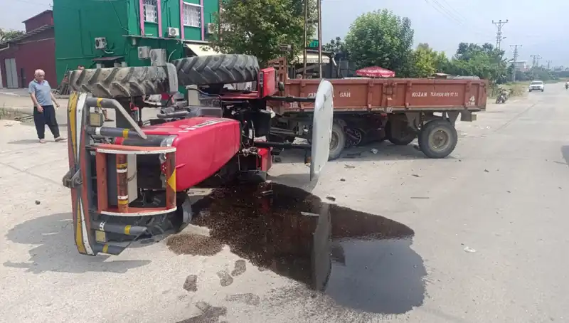 Otomobille Çarpışan Traktör Devrildi: Yolda Dehşet Anları ve Yaralılar