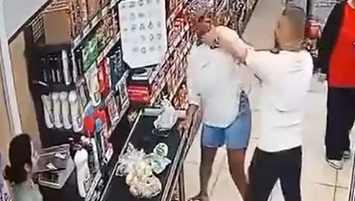 Market Kasa Sırasında Korkunç Olay: Çocuk Gözü Önünde Kadına Saldırı!