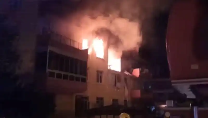 Konya'da Dört Katlı Binada Doğalgaz Patlaması: 12 Yaralı, Olayın Detayları Şok Edici