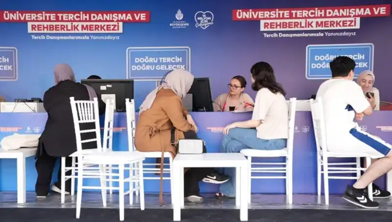 İstanbul’da Öğrenciler İçin Yeni Dönem: İBB Tercih Danışma Merkezleri