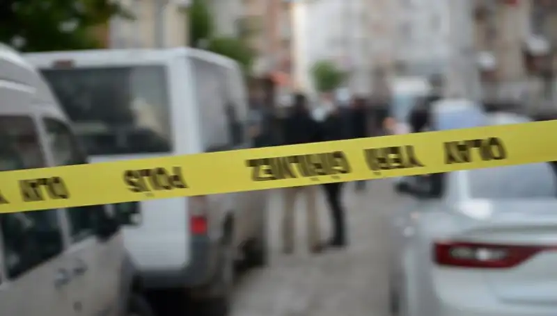 ** Satır ve Bıçaklı Kavga: İş Yerinde Kanlı Hesaplaşma**