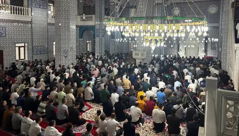 Iğdır'ın İlk Bayram Namazı: Coşku ve Birliktelik İçinde Kılındı