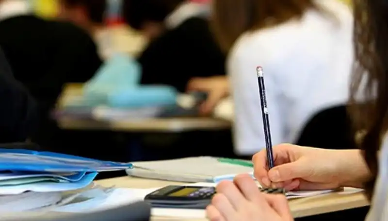 Üniversite Kontenjanları Düşüşte: Öğrenci Tercihleri Neden Değişiyor?