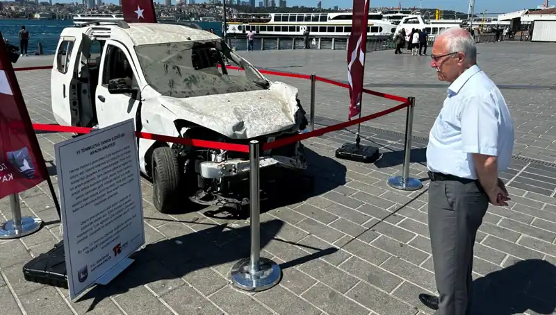15 Temmuz'un Karanlık Yüzü: Tankların Ezdiği Otomobiller Sergileniyor