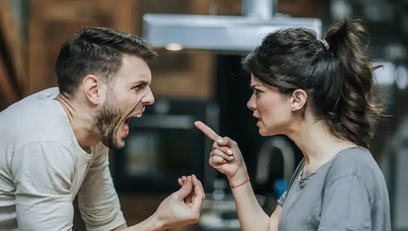 En Çok Yapılan 7 Flört Hatası: Psikologlardan Uyarılar!