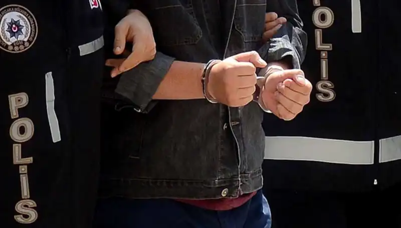 Kayseri'de Yasa Dışı Silah Ticaretine Operasyon: İki Zanlı Ele Geçirildi