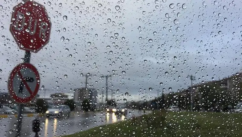 Meteoroloji’nin 20 Il İçin Uyardığı Hava Durumu: Sıcaklık Düşüyor ve Sağanak Yağış Geliyor
