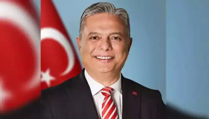 CHP Genel Başkan Adayı Ümit Uysal'ın Siyasi Kariyeri ve Vizyonu