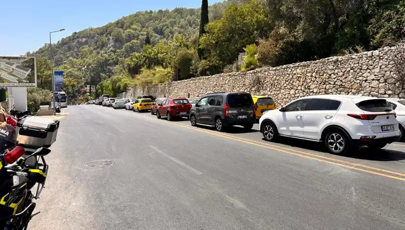 Fethiye-Ölüdeniz Yolunda Yaz Tatili Yoğunluğu: Uzun Kuyruklar Bekliyor!