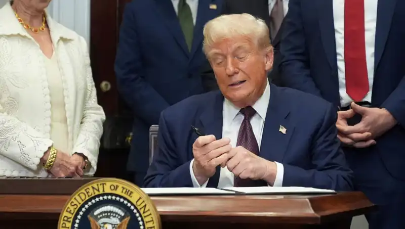 Trump, Beyaz Saray’a 200 Milyon Dolarlık Lüks Yenileme Projesini Açıkladı