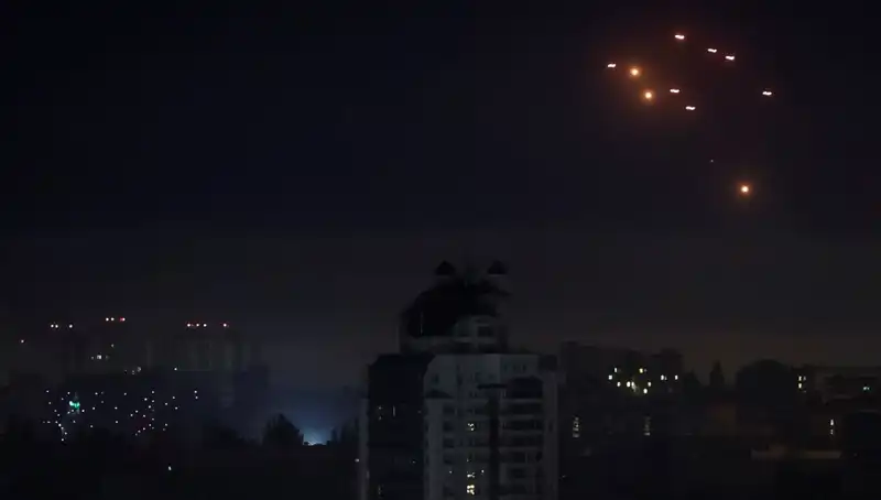 Rusya, Ukrayna'ya Yine Hava Saldırısı Düzenliyor: Kiev ve Sumi'de Gelişmeler