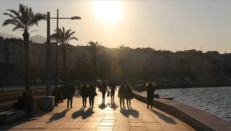 Hafta Sonu Hava Durumu: Sıcaklıklar Düşüyor, Yağış Geliyor mu?
